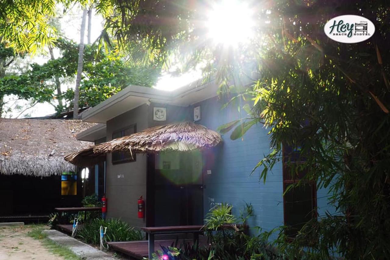 Hey Beach Hostel-Sha Extra Plus Koh Lanta Bagian luar foto